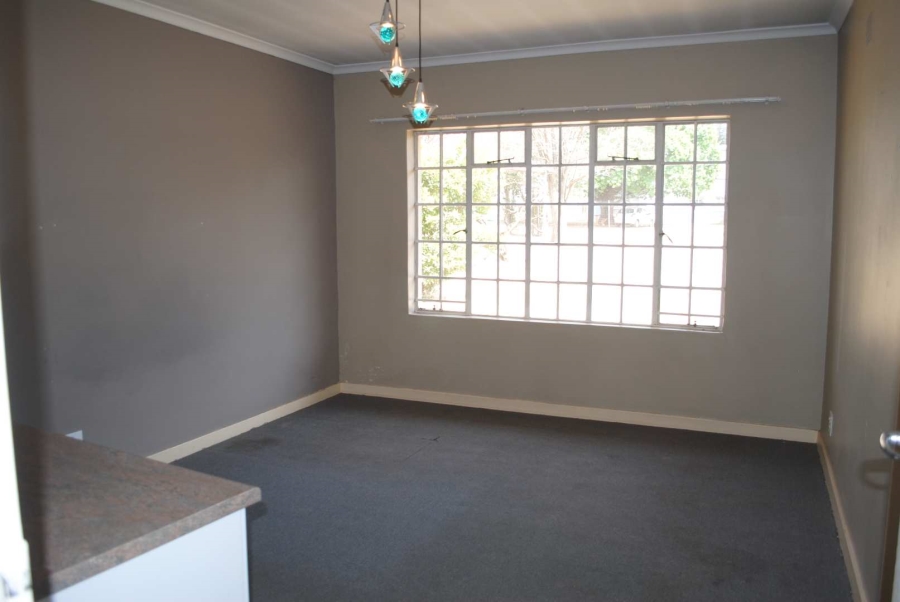 6 Bedroom Property for Sale in Eikenhof Gauteng