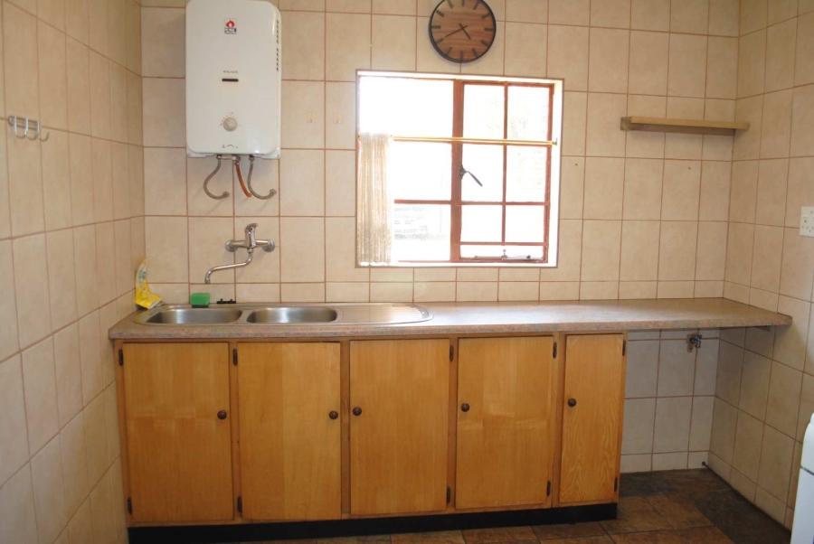 6 Bedroom Property for Sale in Eikenhof Gauteng