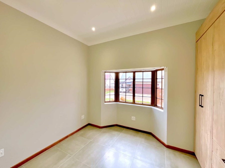 3 Bedroom Property for Sale in Waterlake Farm Lifestyle Estate Gauteng