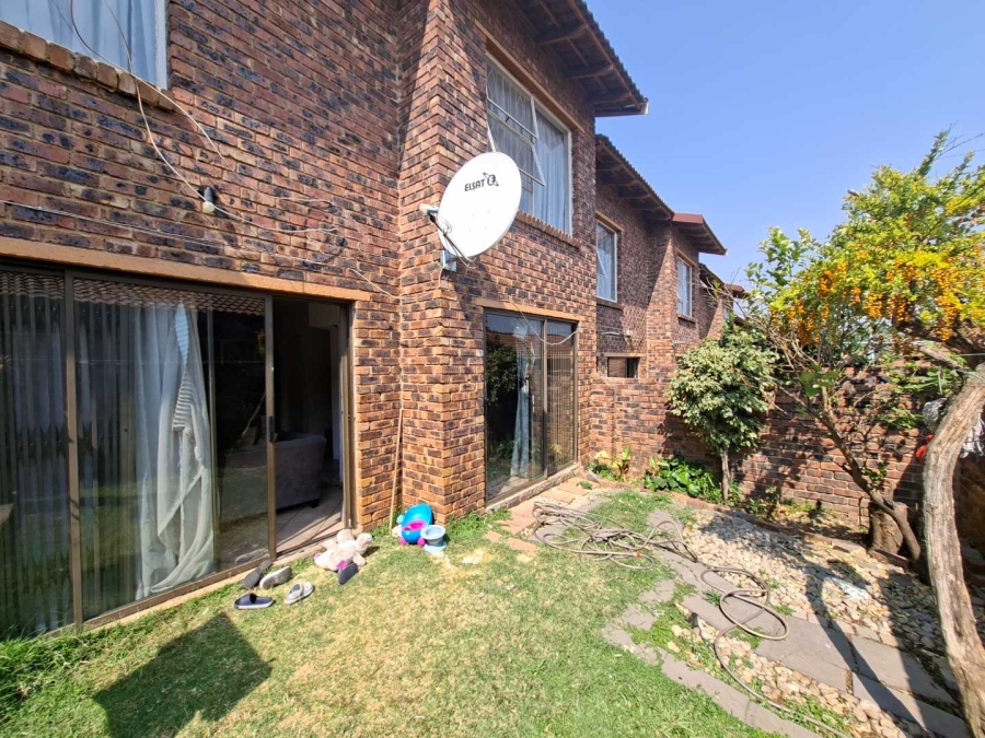 3 Bedroom Property for Sale in Buccleuch Gauteng