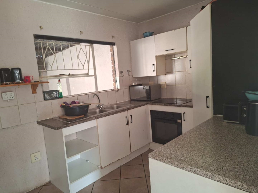 3 Bedroom Property for Sale in Buccleuch Gauteng