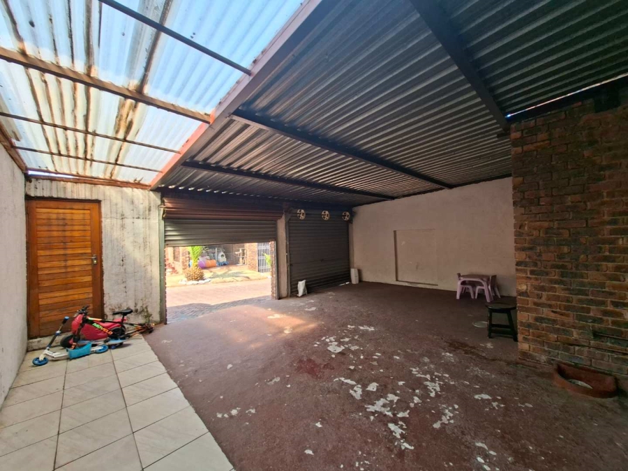 3 Bedroom Property for Sale in Buccleuch Gauteng