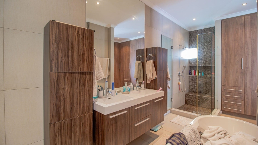 3 Bedroom Property for Sale in Bryanston Gauteng