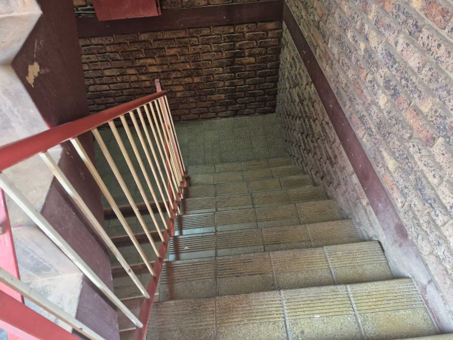 1 Bedroom Property for Sale in Mountain View Gauteng