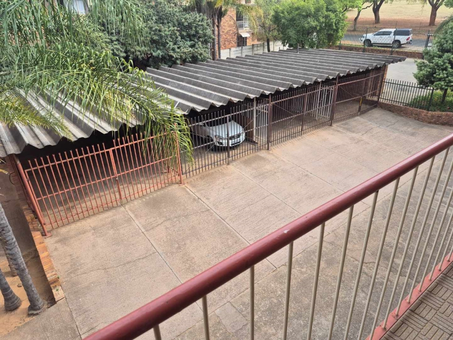 1 Bedroom Property for Sale in Mountain View Gauteng