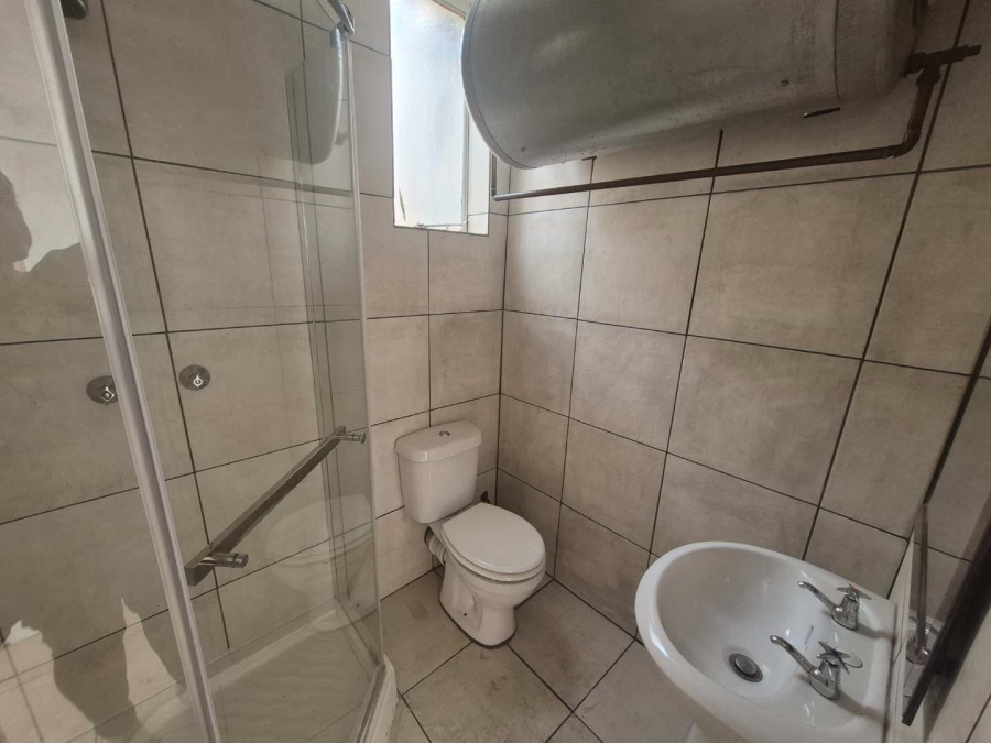 1 Bedroom Property for Sale in Mountain View Gauteng