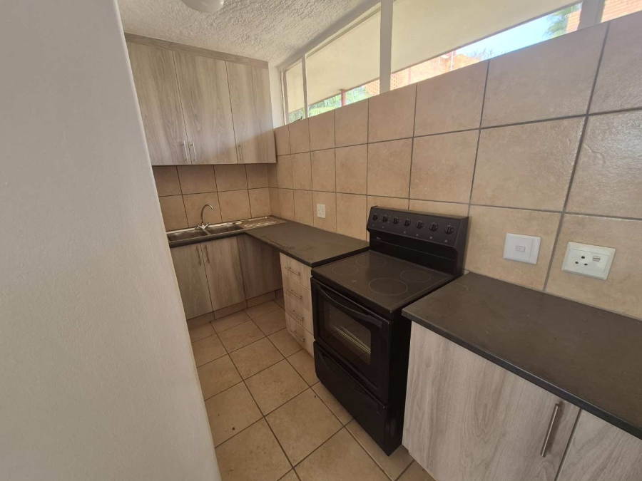 1 Bedroom Property for Sale in Mountain View Gauteng