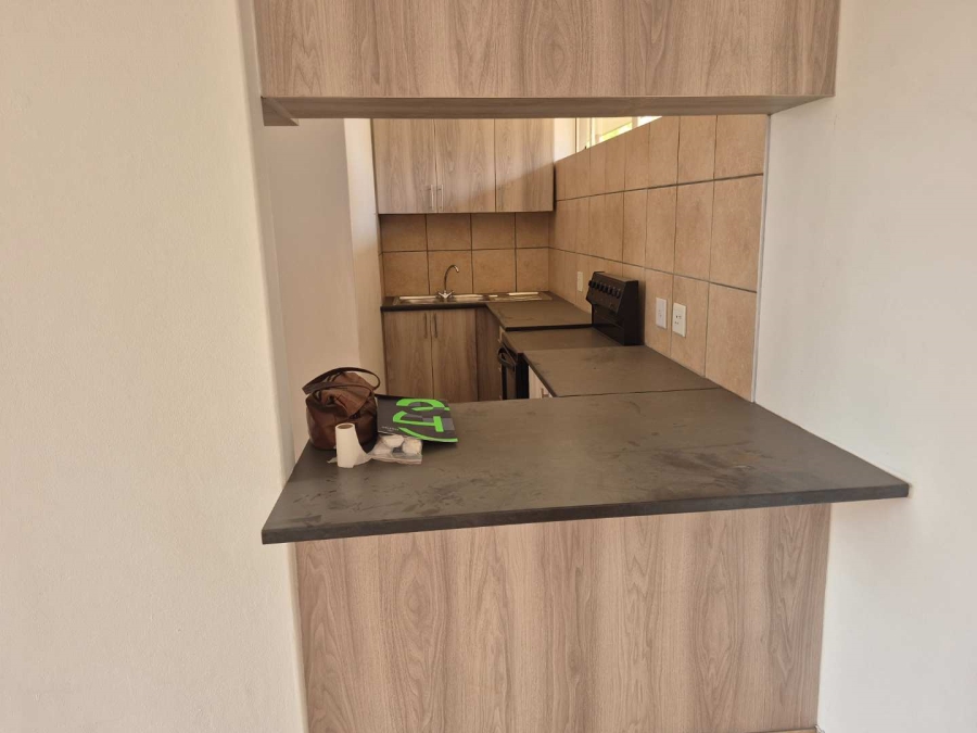 1 Bedroom Property for Sale in Mountain View Gauteng