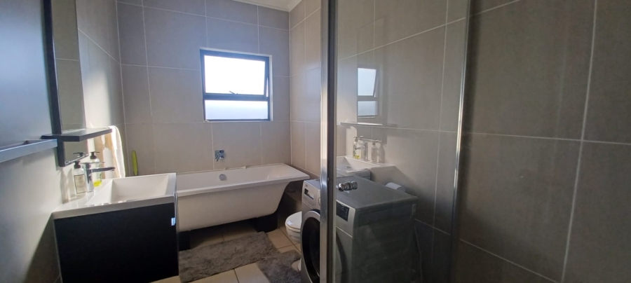 2 Bedroom Property for Sale in Edenvale Gauteng