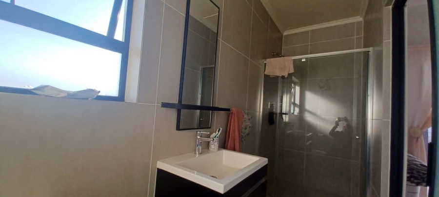 2 Bedroom Property for Sale in Edenvale Gauteng