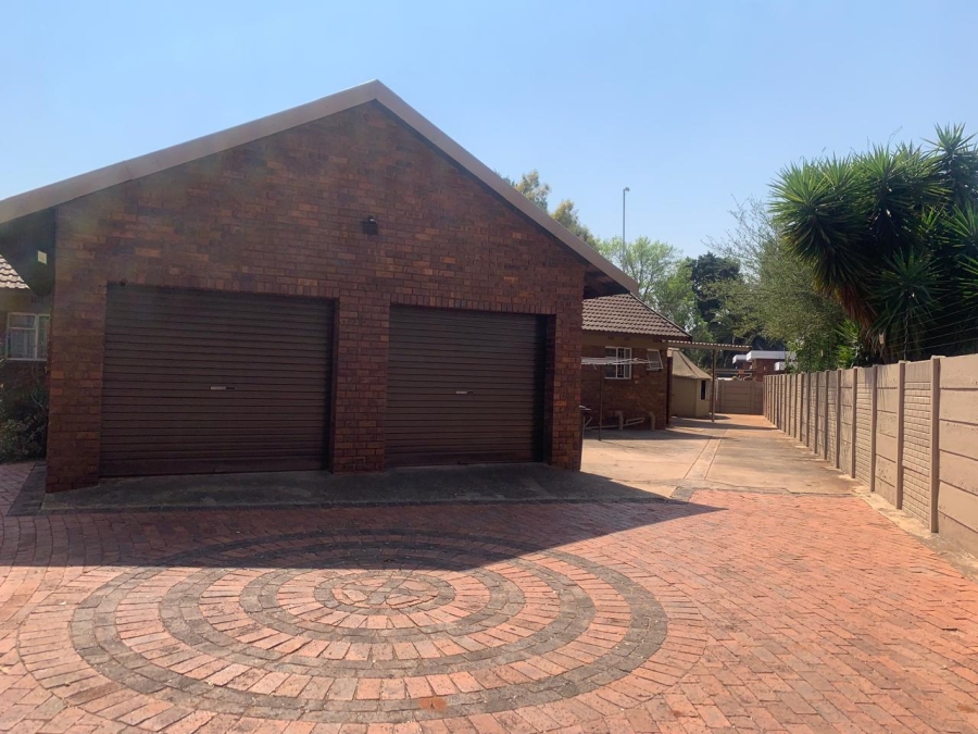 3 Bedroom Property for Sale in Birchleigh Gauteng