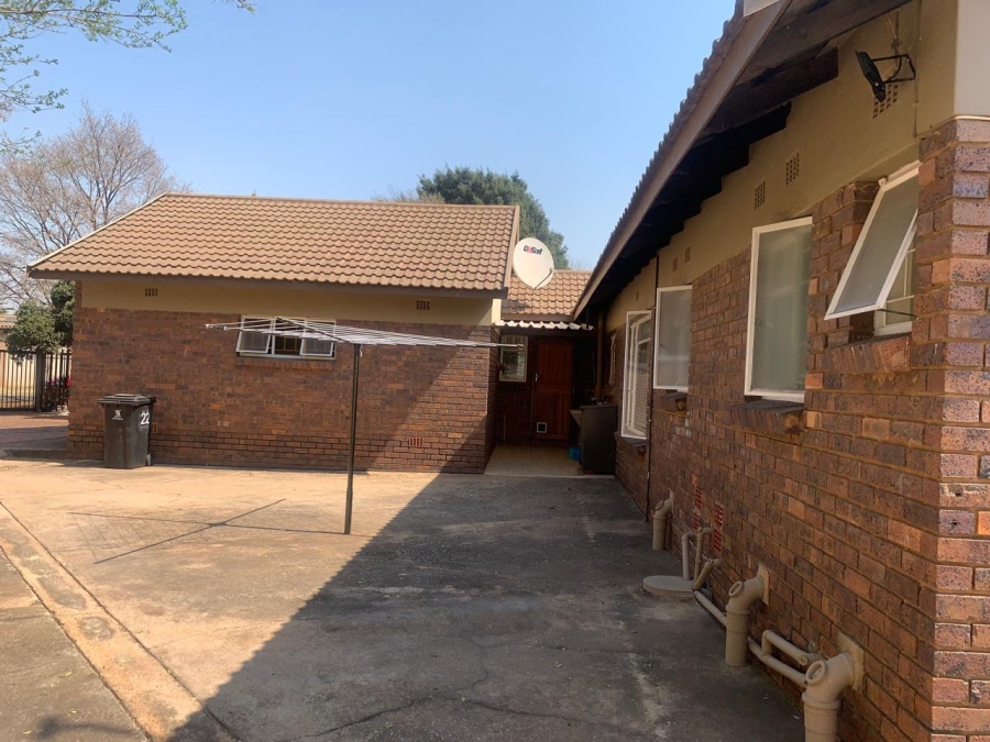 3 Bedroom Property for Sale in Birchleigh Gauteng