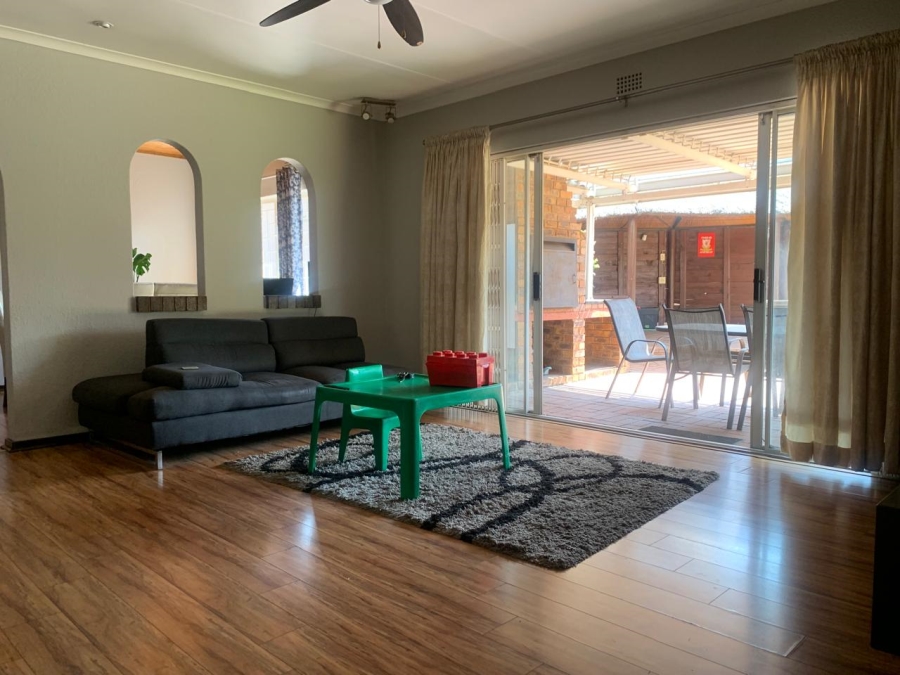 3 Bedroom Property for Sale in Birchleigh Gauteng