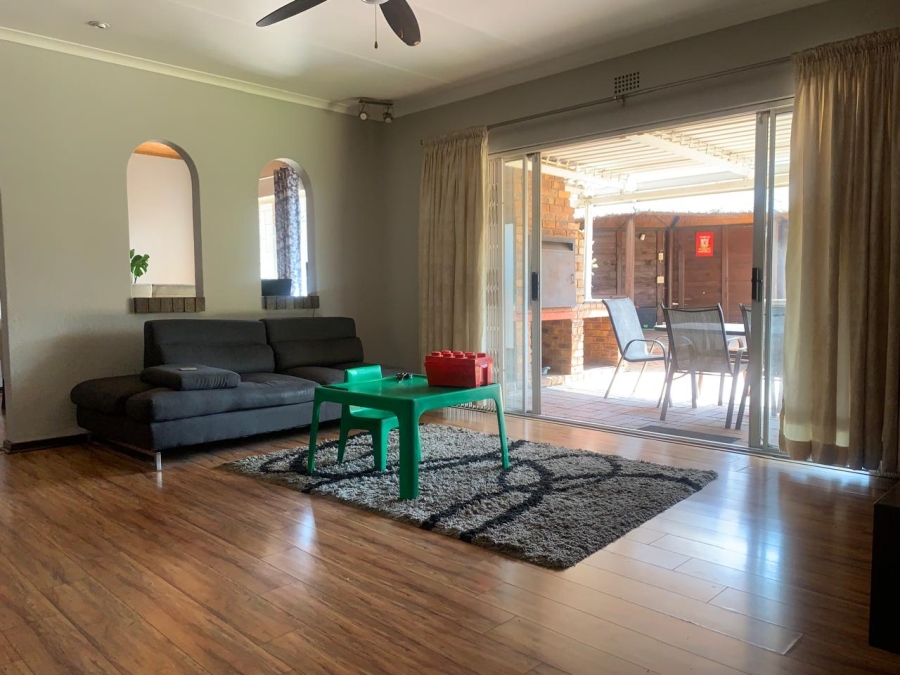 3 Bedroom Property for Sale in Birchleigh Gauteng