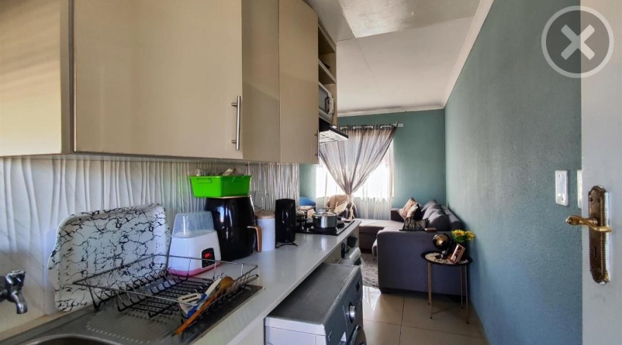 2 Bedroom Property for Sale in Glen Marais Gauteng