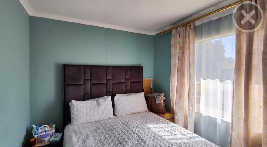 2 Bedroom Property for Sale in Glen Marais Gauteng