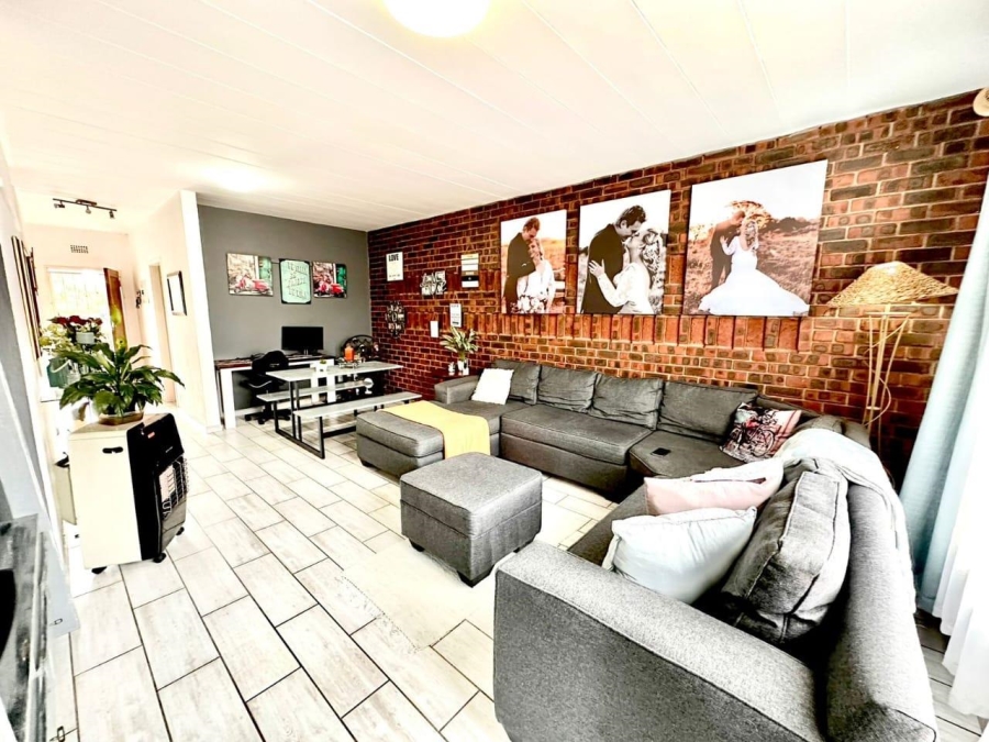 2 Bedroom Property for Sale in Albemarle Gauteng