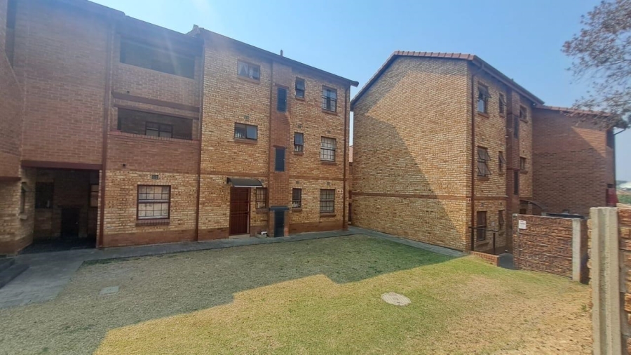 1 Bedroom Property for Sale in Erand Gardens Gauteng
