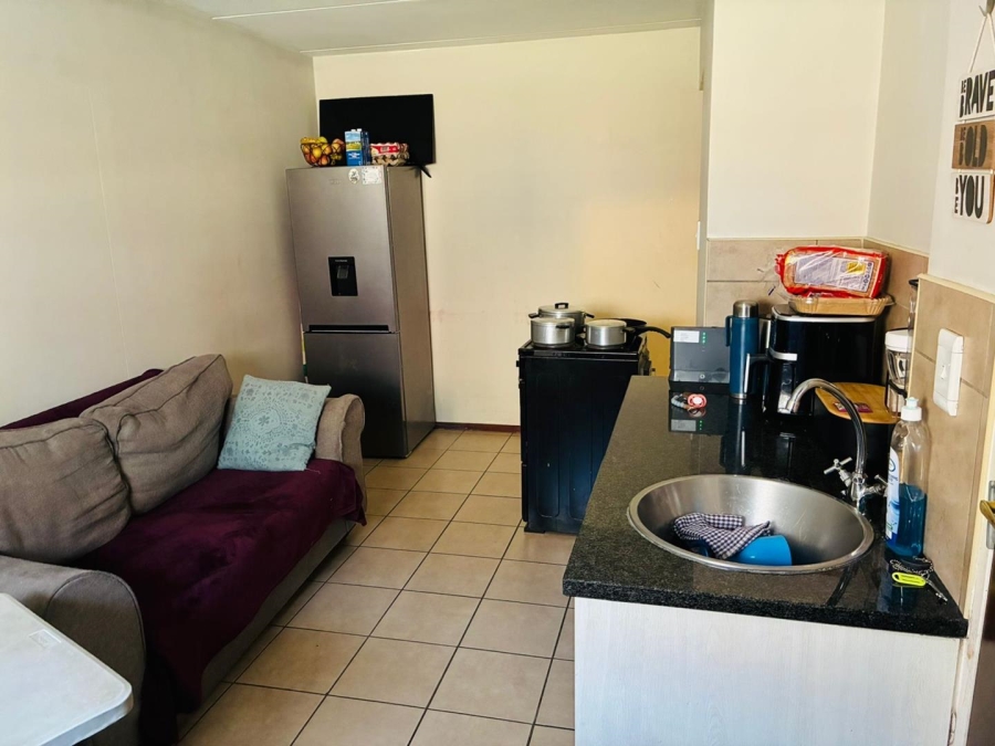 1 Bedroom Property for Sale in Erand Gardens Gauteng