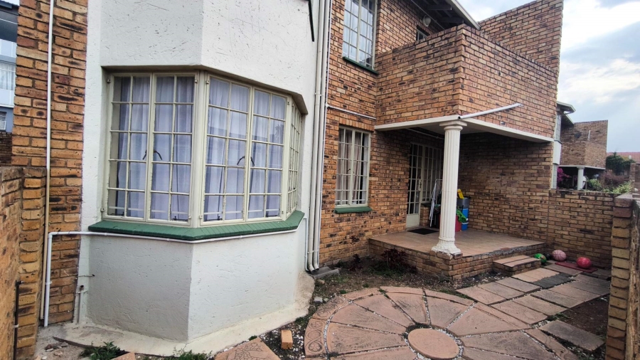 2 Bedroom Property for Sale in New Redruth Gauteng