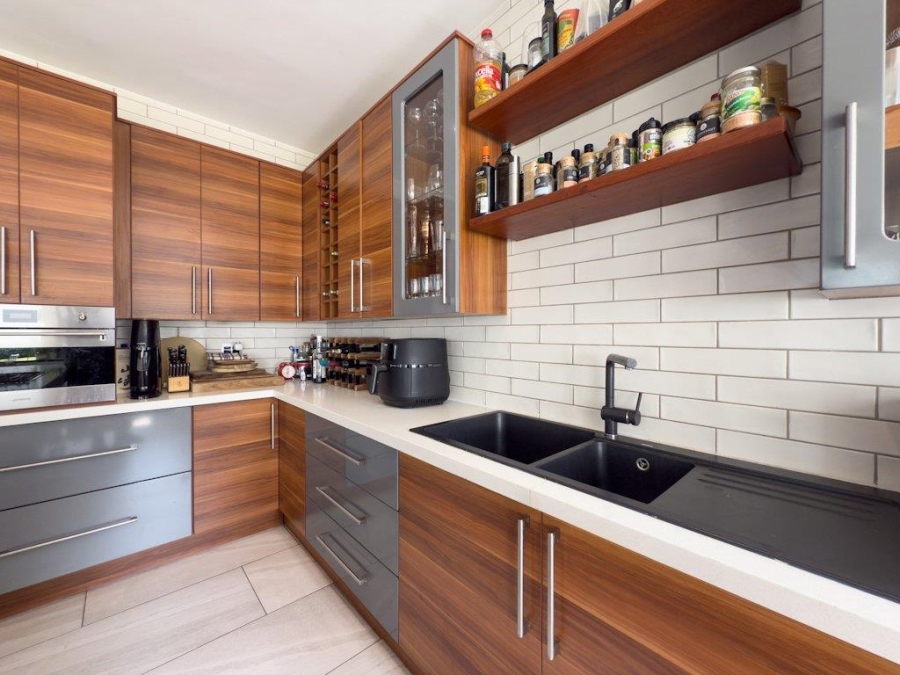 4 Bedroom Property for Sale in Midstream Ridge Gauteng