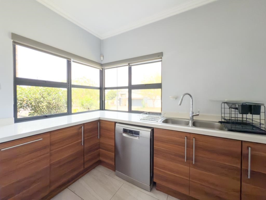 4 Bedroom Property for Sale in Midstream Ridge Gauteng