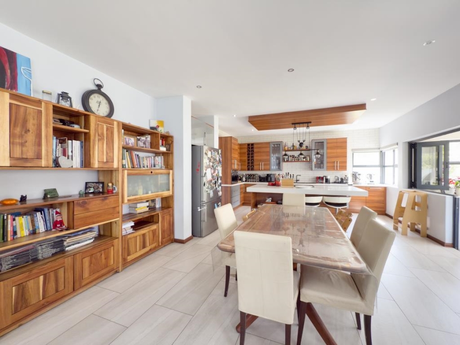 4 Bedroom Property for Sale in Midstream Ridge Gauteng