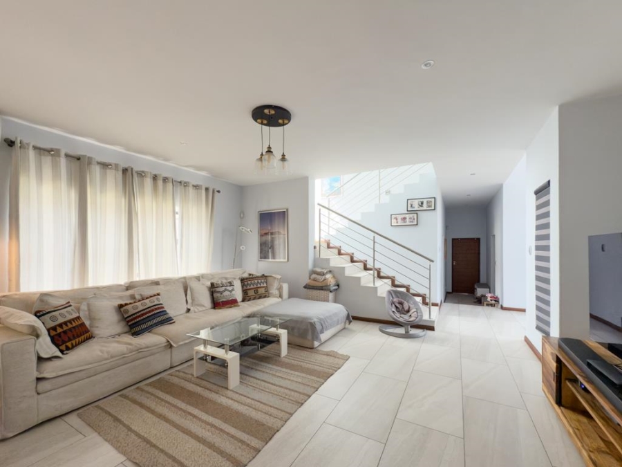 4 Bedroom Property for Sale in Midstream Ridge Gauteng