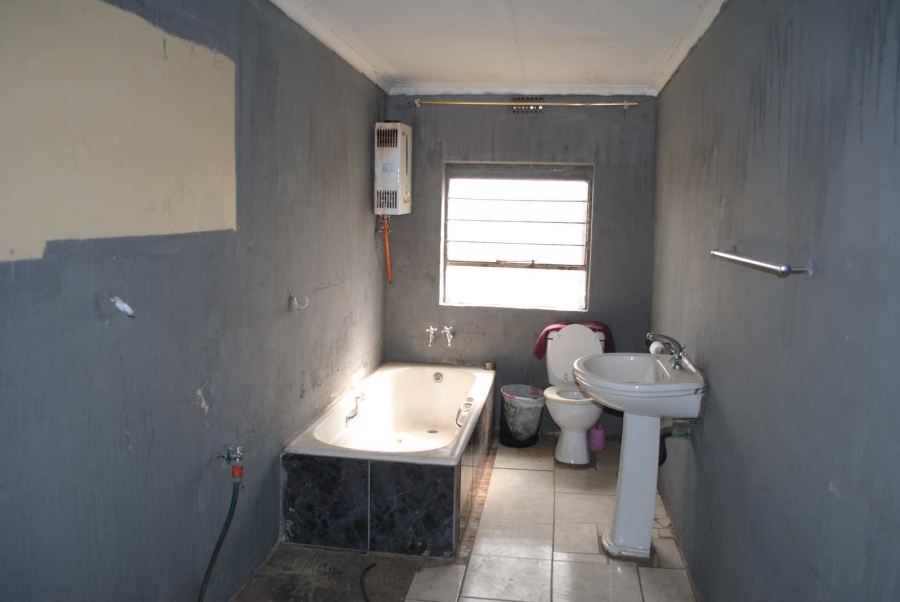 3 Bedroom Property for Sale in Nelsonia Gauteng