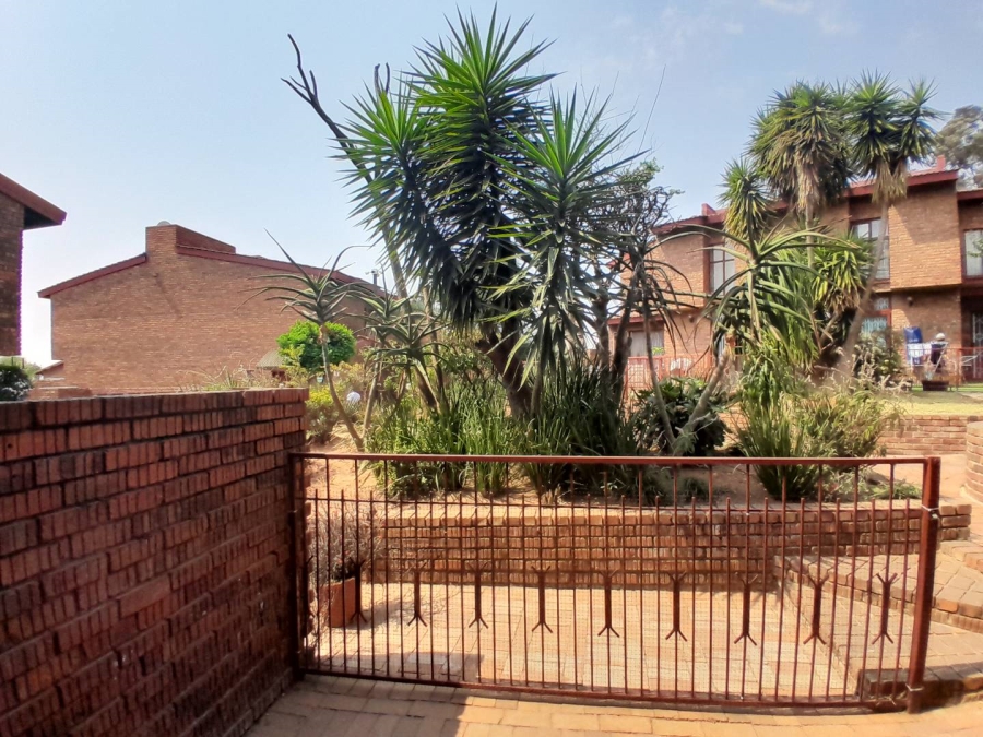 2 Bedroom Property for Sale in The Hill Gauteng