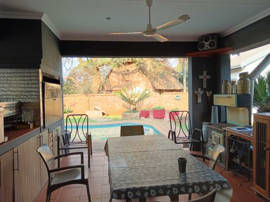 5 Bedroom Property for Sale in Karenpark Gauteng