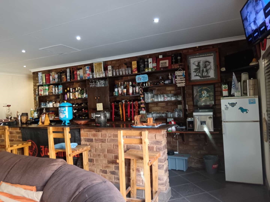 5 Bedroom Property for Sale in Karenpark Gauteng