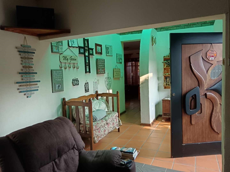 5 Bedroom Property for Sale in Karenpark Gauteng