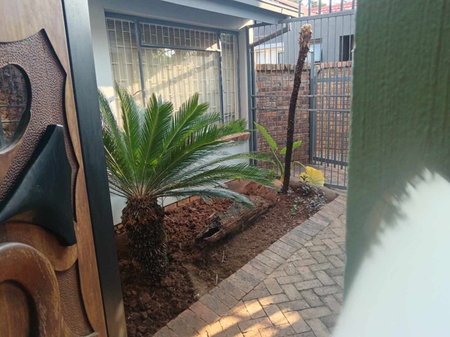 5 Bedroom Property for Sale in Karenpark Gauteng