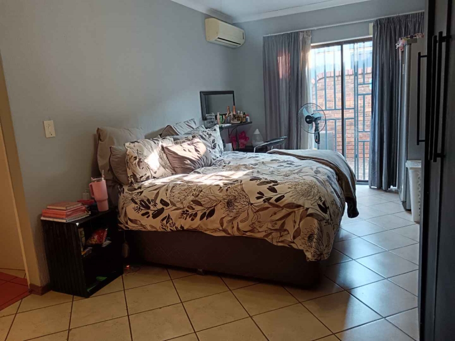 5 Bedroom Property for Sale in Karenpark Gauteng