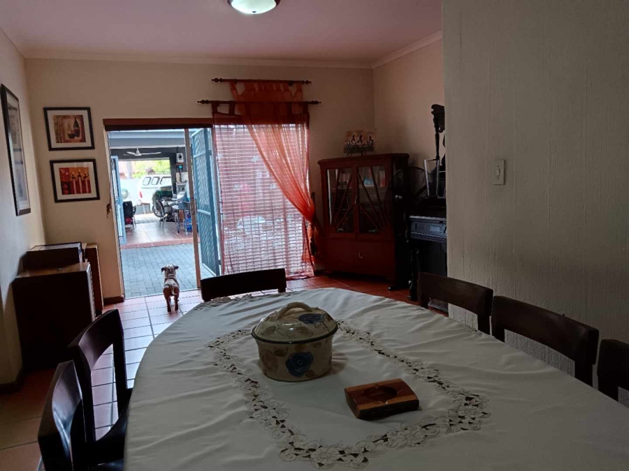 5 Bedroom Property for Sale in Karenpark Gauteng