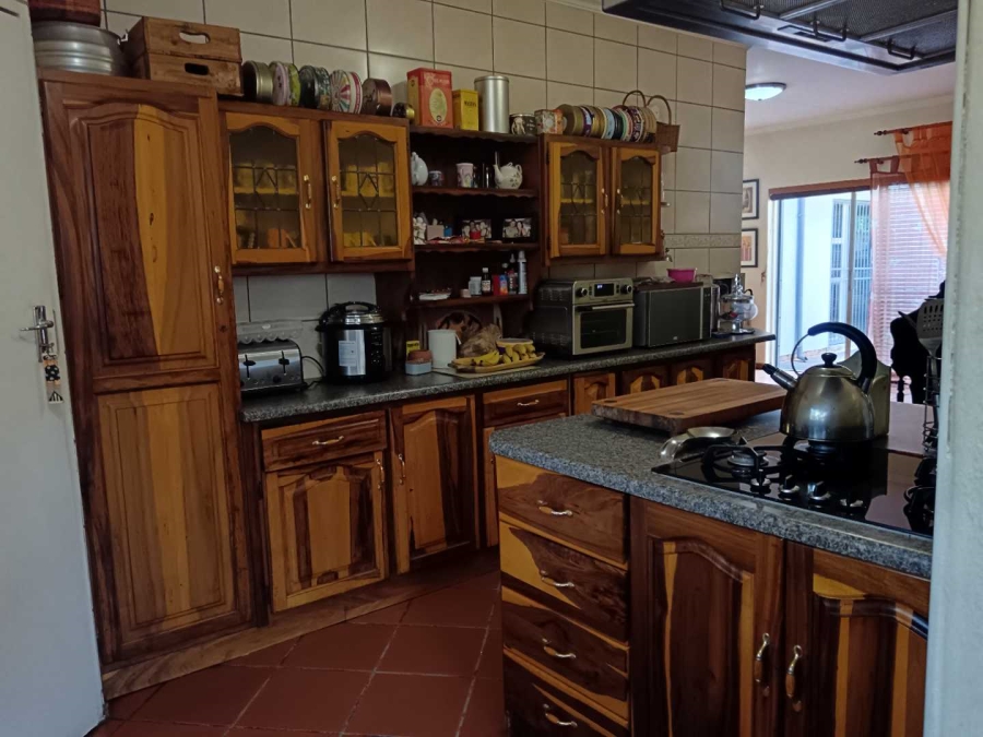 5 Bedroom Property for Sale in Karenpark Gauteng