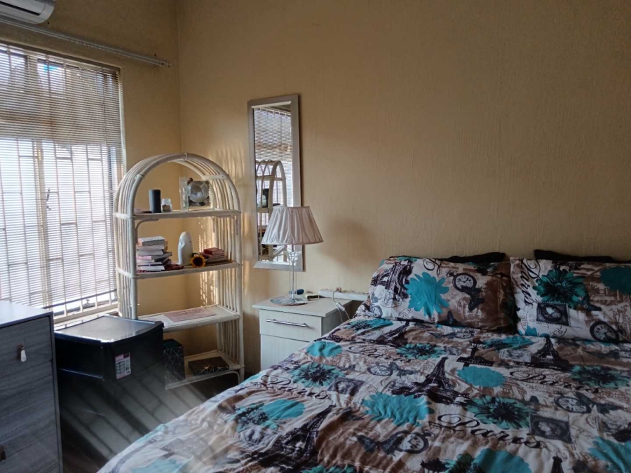 5 Bedroom Property for Sale in Karenpark Gauteng