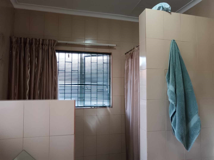 5 Bedroom Property for Sale in Karenpark Gauteng