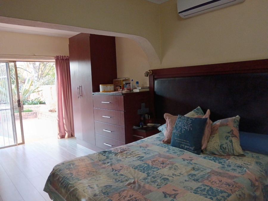 5 Bedroom Property for Sale in Karenpark Gauteng
