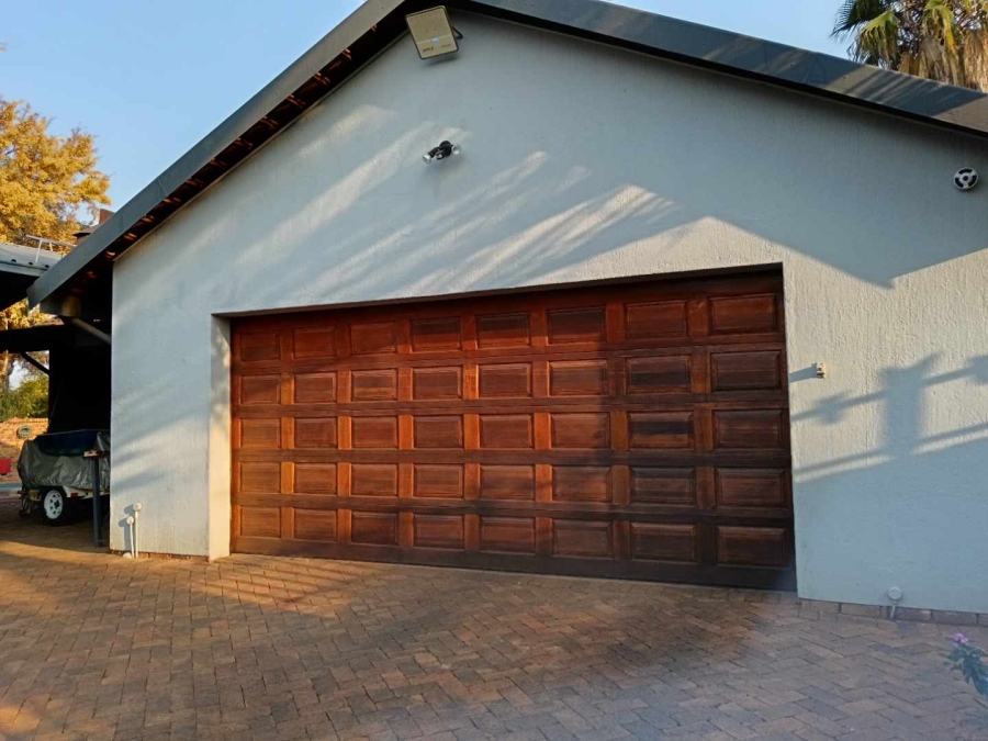 5 Bedroom Property for Sale in Karenpark Gauteng