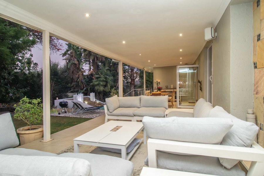 5 Bedroom Property for Sale in Hurlingham Manor Gauteng