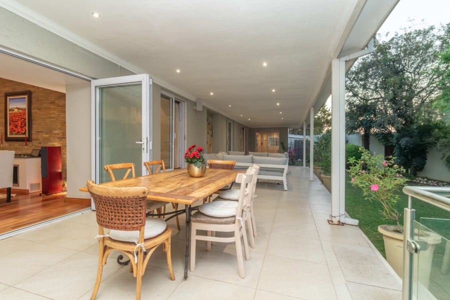 5 Bedroom Property for Sale in Hurlingham Manor Gauteng