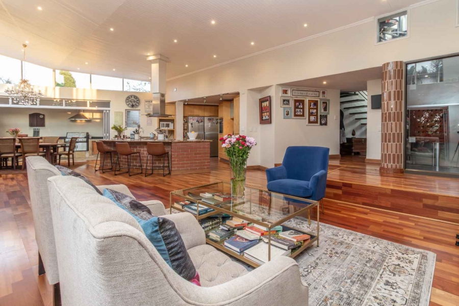5 Bedroom Property for Sale in Hurlingham Manor Gauteng