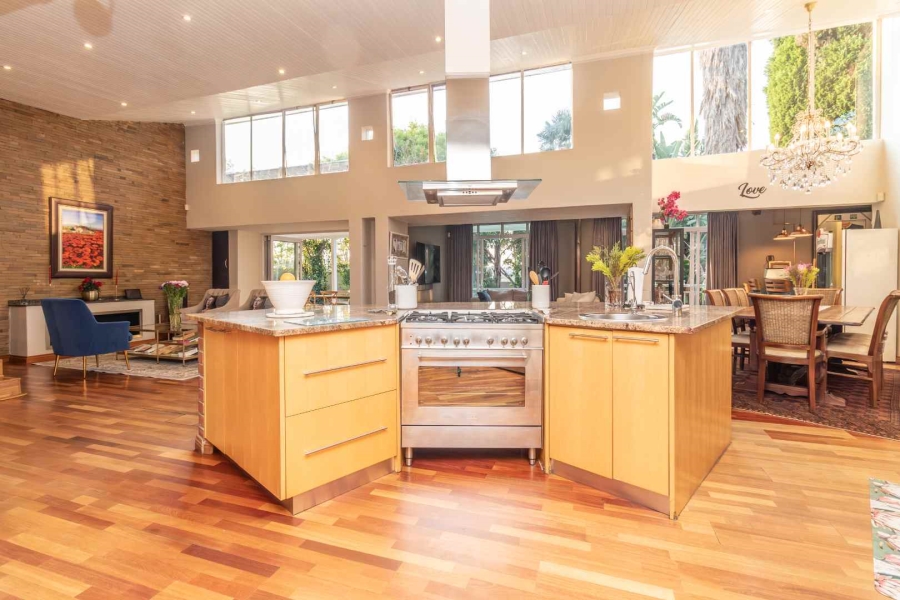 5 Bedroom Property for Sale in Hurlingham Manor Gauteng