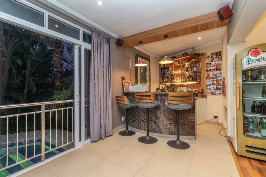 5 Bedroom Property for Sale in Hurlingham Manor Gauteng