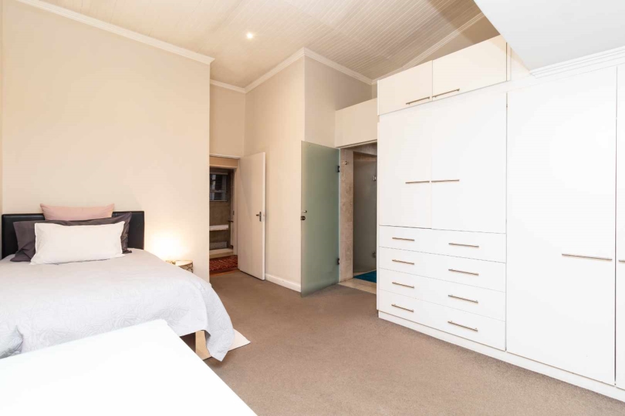 5 Bedroom Property for Sale in Hurlingham Manor Gauteng