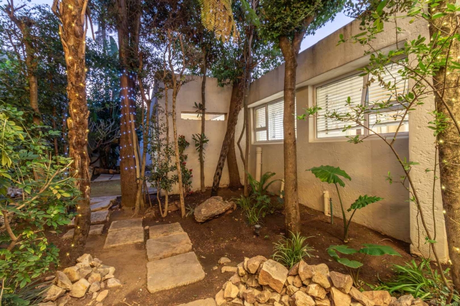 5 Bedroom Property for Sale in Hurlingham Manor Gauteng