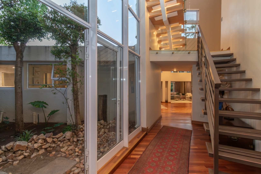 5 Bedroom Property for Sale in Hurlingham Manor Gauteng