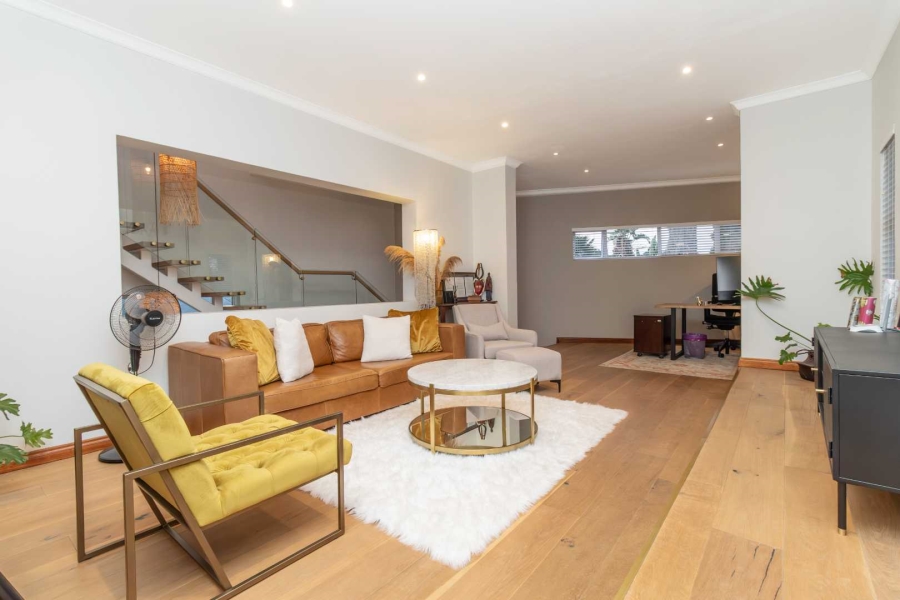 5 Bedroom Property for Sale in Hurlingham Manor Gauteng
